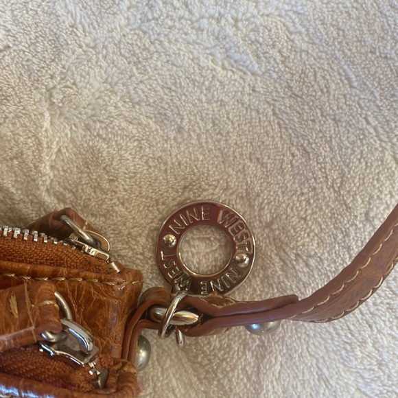 Nine West Purse NWT Cognac Can’t Stop Shopper crossbody shoulder bag - Picture 11 of 12